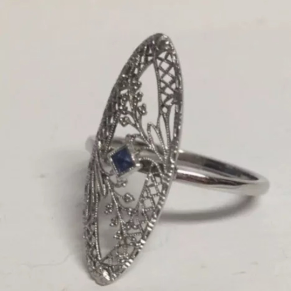 Gorgeous Art Deco Filigree And Sapphire Ring